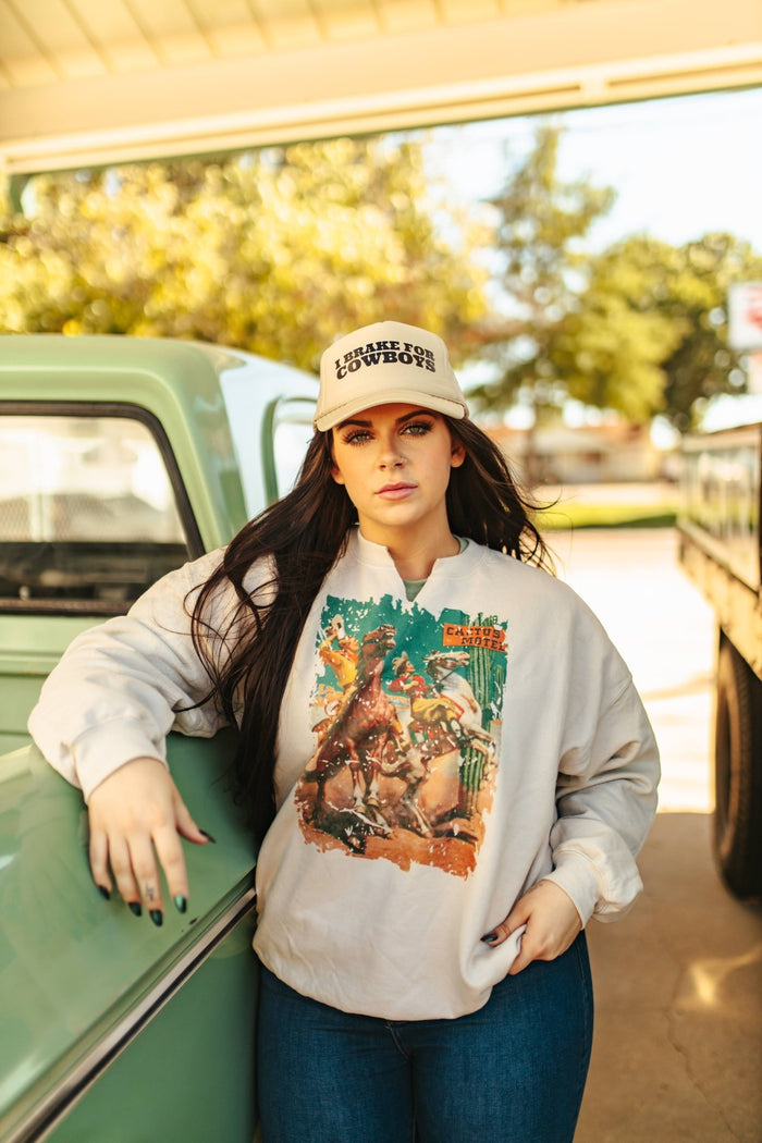 Cactus Motel Western Graphic SweatshirtCreamS