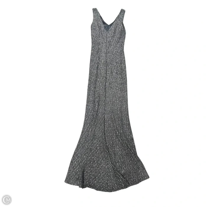 Dress Casual Maxi By Scott Mcclintok In Grey & Silver, Size: M