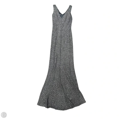 Dress Casual Maxi By Scott Mcclintok In Grey & Silver, Size: M
