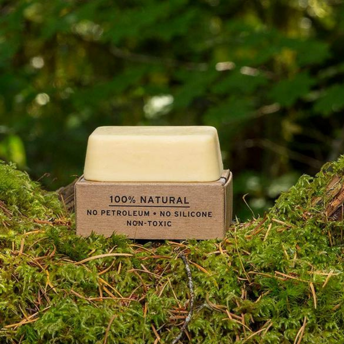 Otter Wax Fabric Wax can be used to revive the waterproofing capabilities of factory-waxed or oiled clothing, and is also an excellent way to waterproof untreated fabrics. All-natural heavy duty fabric wax is made from the highest quality beeswax and proprietary blend of plant-based waxes and oils.