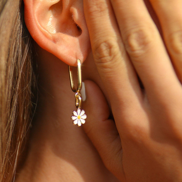 Harper Daisy Charm