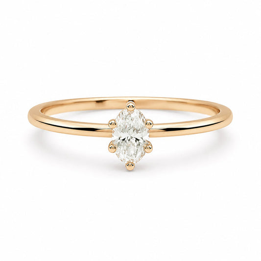 Ring i 18k. guld med oval diamant