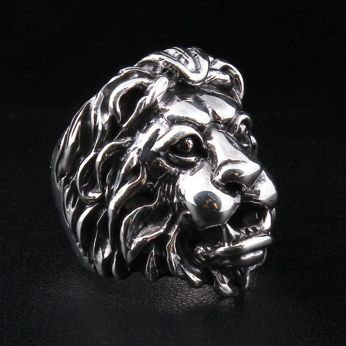 A premium piece of lion jewelry for men: a solid silver statement ring with a powerful and commanding presence.