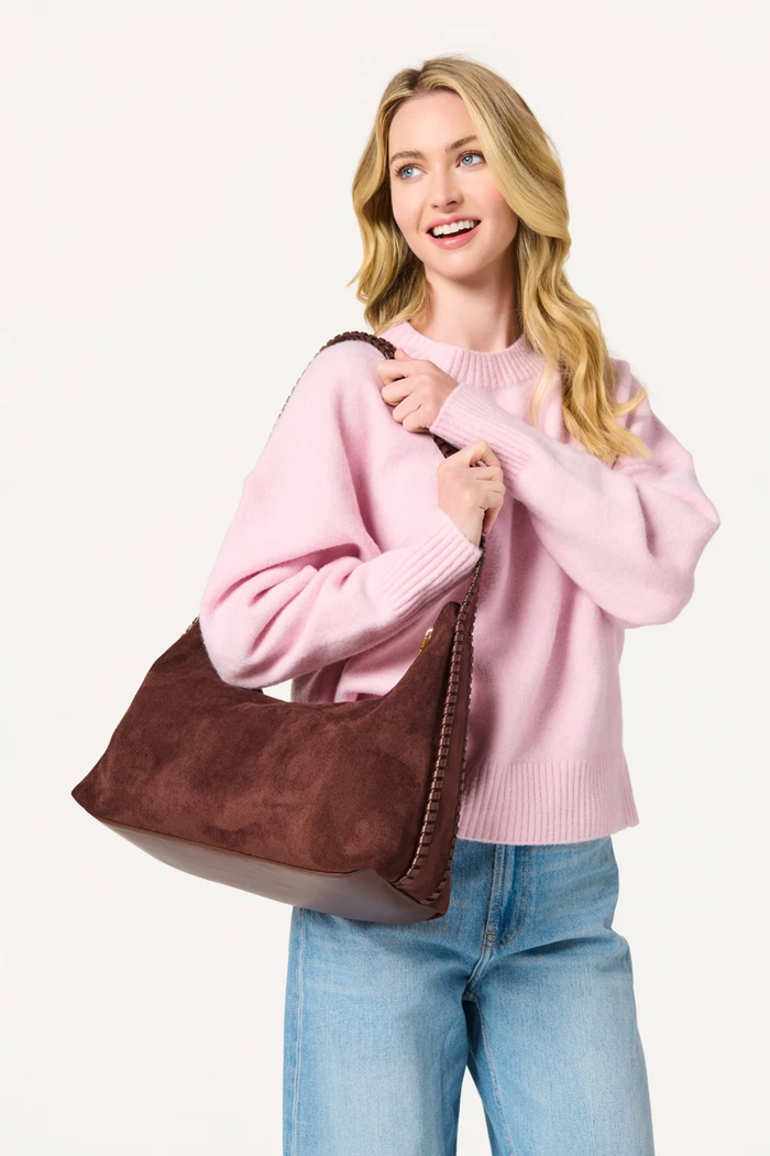 Paige Hobo, Chocolate