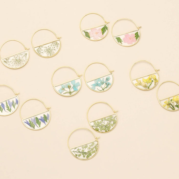 Pressed Flower Hoop Earring - White Lace Flower/Gold