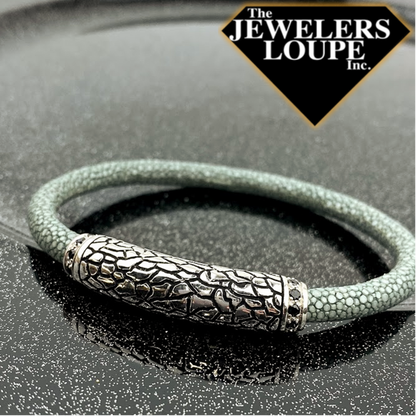 Samuel B. Sterling Silver Pebble Design Grey Stingray Leather Bracelet with Black Onyx Accents Bracelet, 8.25".