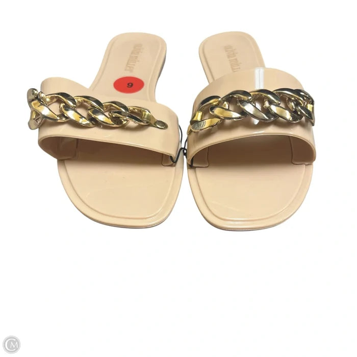 Sandals Flats By Olivia Miller In Tan, Size: 6