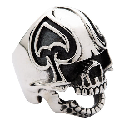 Side profile of the silver skull ring highlighting the dark oxidized spade carving and slightly open articulated jaw.