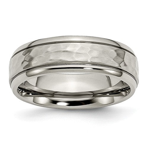 Titanium 7mm Grooved Edge Hammered And Polished Band, Size 14 (98061)