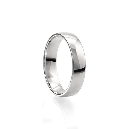 Förlovningsring i silver till herr. 5 mm bred med lätt kupad form.