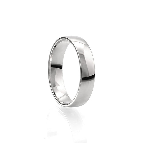 Förlovningsring i silver till herr. 5 mm bred med lätt kupad form.