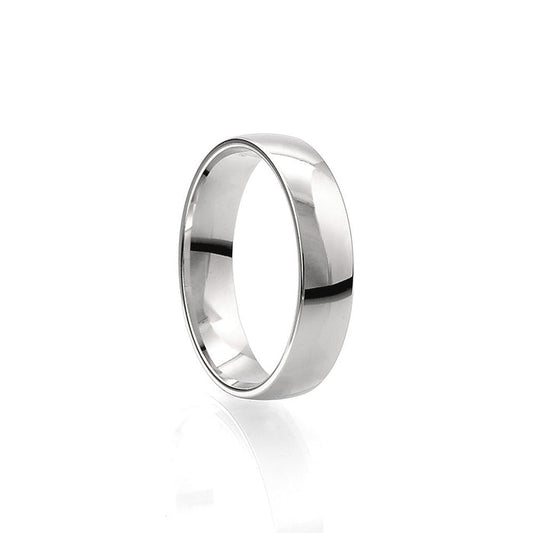 Förlovningsring i silver till herr. 5 mm bred med lätt kupad form.